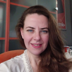 Лина Безрукова avatar